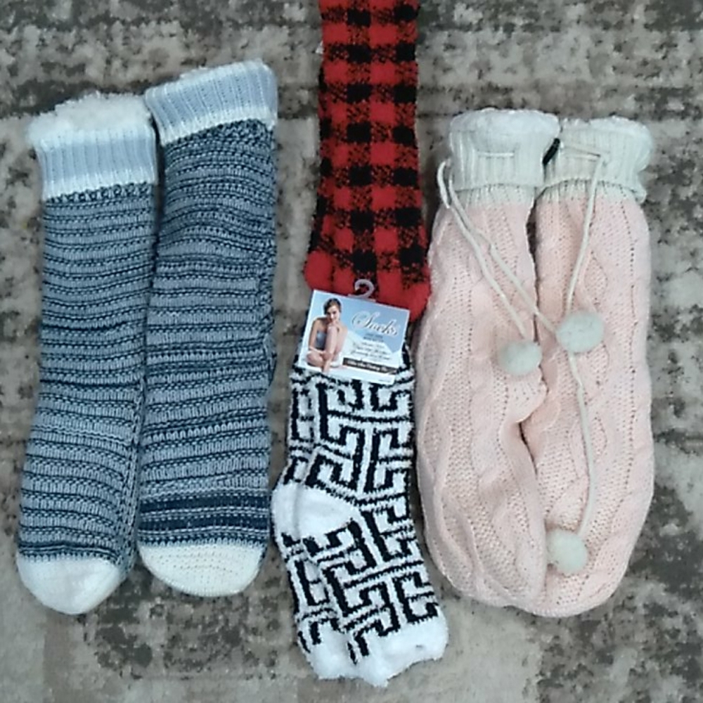 Pack of 4 multi colored fuzzy socks